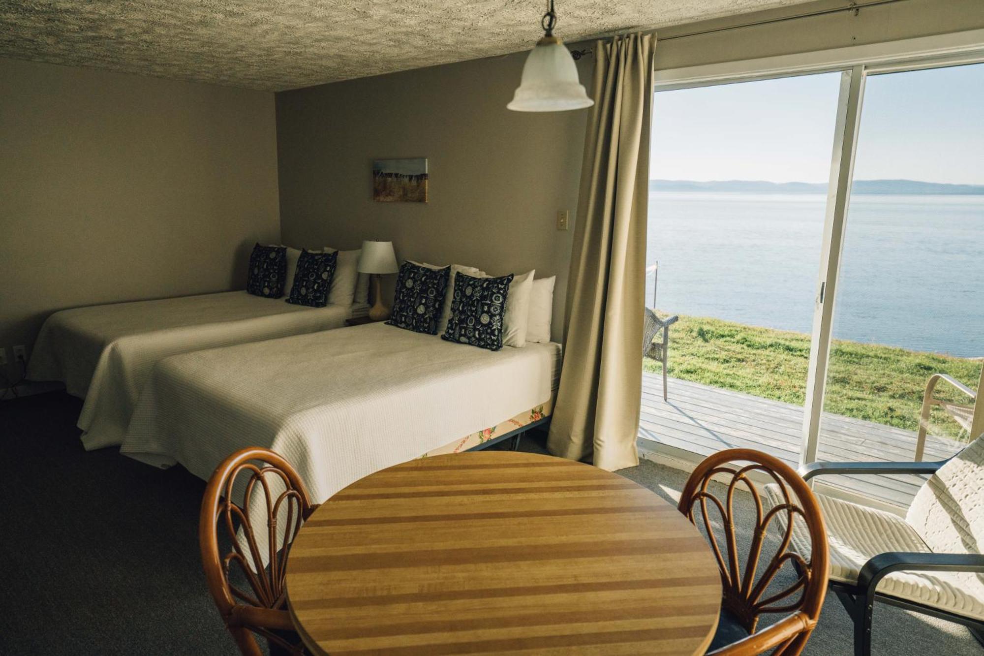 Auberge sur Mer Notre-Dame-du-Portage Extérieur photo